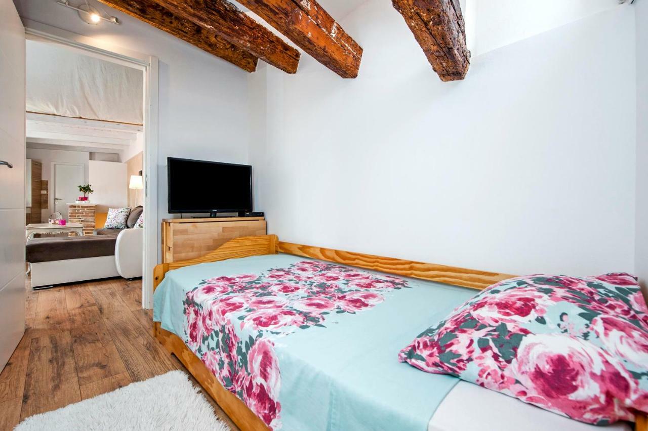 Apartment Casa Alek 罗维尼 外观 照片